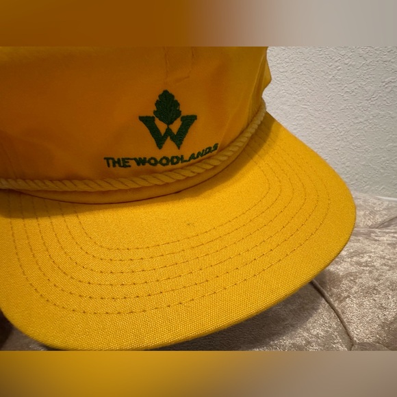 Vintage trucker cap. The woodlands. Yellow - Picture 2 of 6